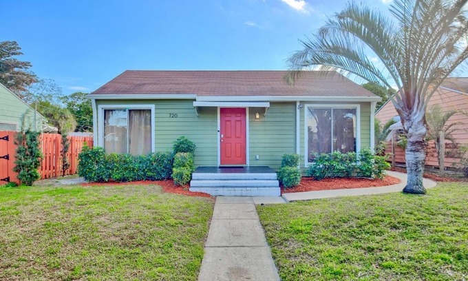 Southwest Apartment | Quiet House on WPB