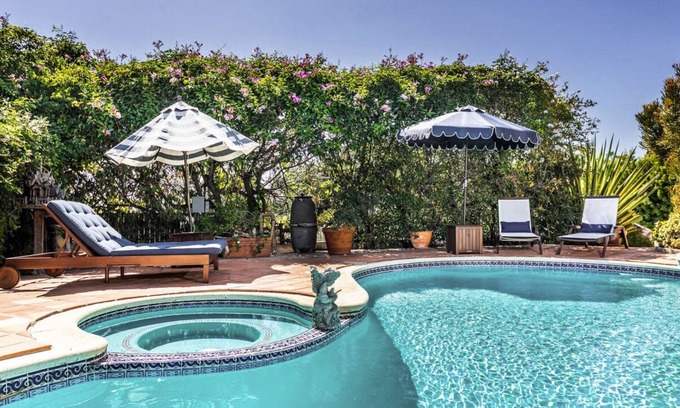 Hollywood Hills House | Quiet Luxury: LA Hideaway + Private Path To The Iconic Hollywood Bowl w Pool/Spa