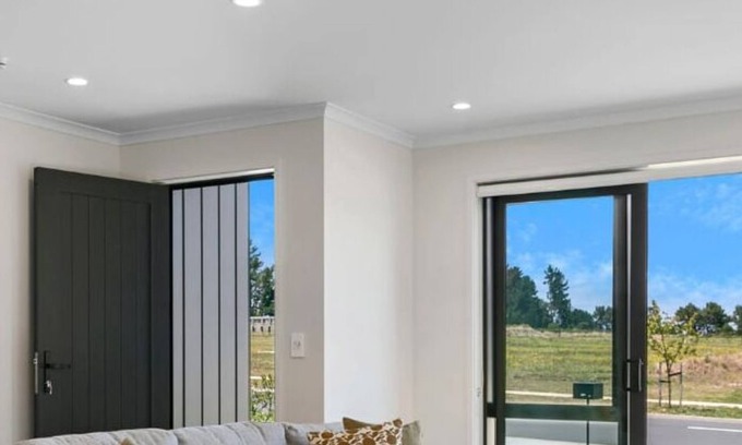 Wharewaka House | Quiet Modern Haven *No Service Fee*