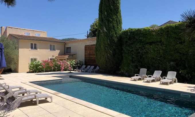 Seguret House | Quiet property with a private heated Pool near a touristic village in Provence
