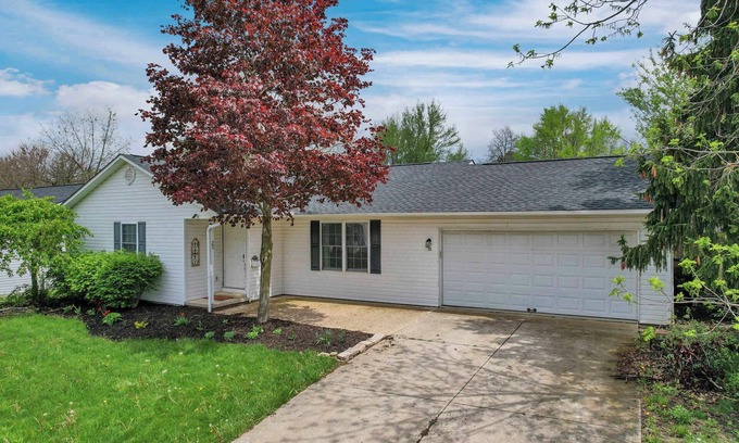 Johnstown House | Quiet Ranch Retreat for Work Crews & Families | Johnstown, OH