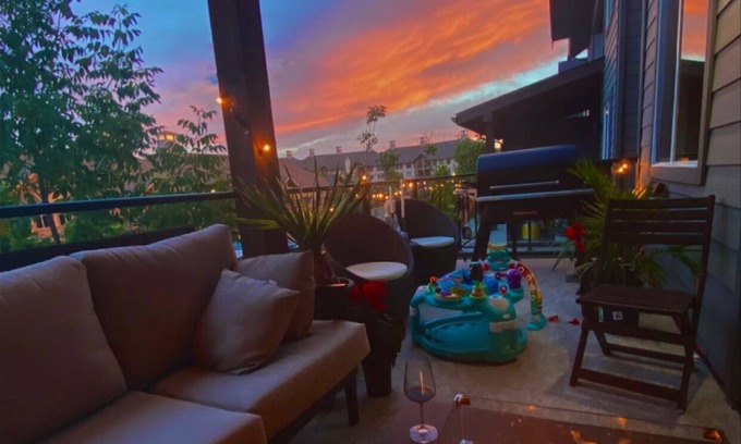 Central Okanagan House | Quiet relaxing luxury townhome in lake country