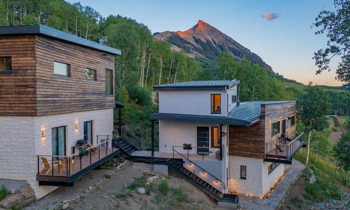 Crested Butte House | Quiet Residential setting | Easy access | Ski In/Out | Modern Amenities | In floor heat | Well stocked | Large Mud Room