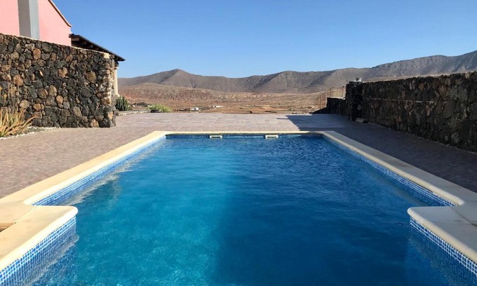 Tetir House | Quiet Rural House Ten Minutes From The Beach