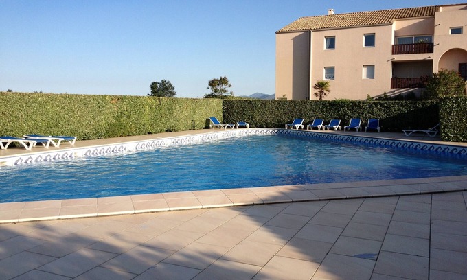 Saint-Cyprien Plage Apartment | QUIET STANDING, VERY LARGE TERRACE, SWIMMING POOL, 800 M FROM THE BEACH, RENOVATED IN 2024