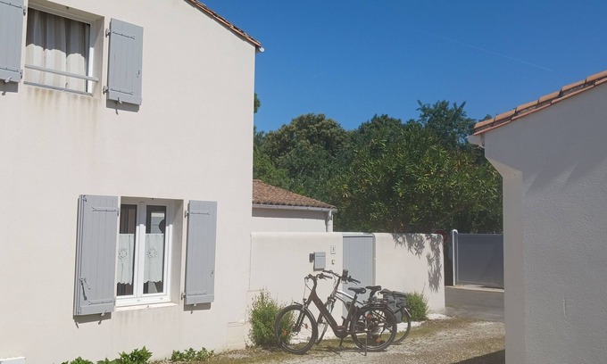 Rivedoux-Plage Villa | quiet villa in the heart of a pine forest near bike paths