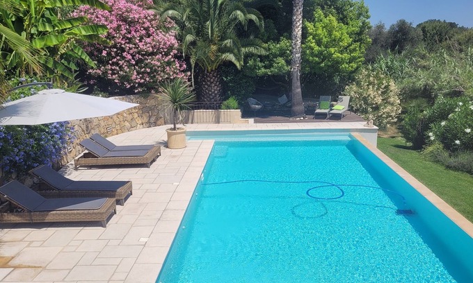 Le Tignet Villa | QUIET VILLA WITH 11-METER INFINITY POOL AND PANORAMIC VIEW