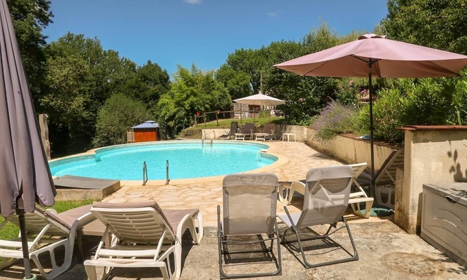 Sauveterre-la-Lemance Other | Quietly situated, Perigord Noir. Adults only.