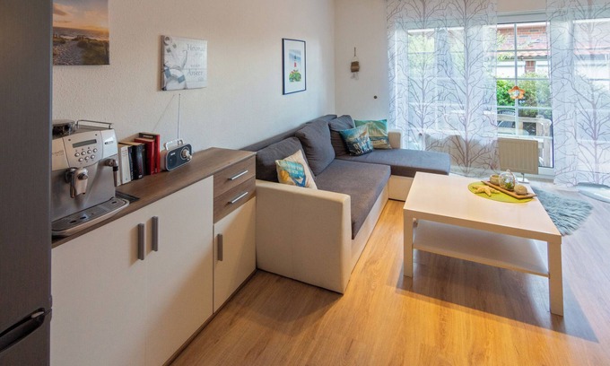 Westeraccumersiel Apartment | Quietly located ground floor apartment "Klein Kluntje"