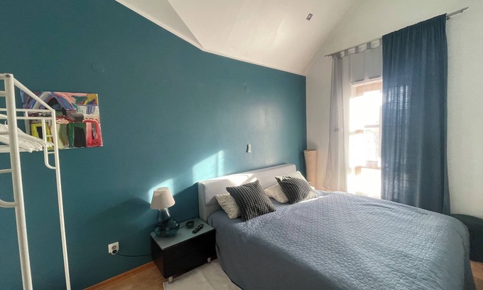 Karlovac Villa | Quietly located villa with 2 apartments on the outskirts of town with private parking space