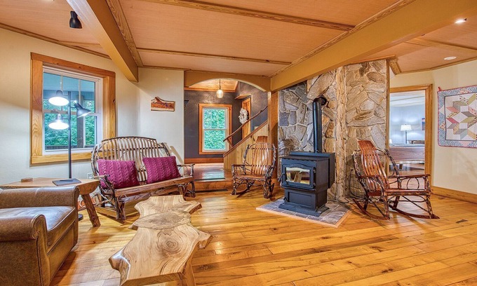 Bryson City Cabin | Quilt and Craft Retreat in Smoky Mountains