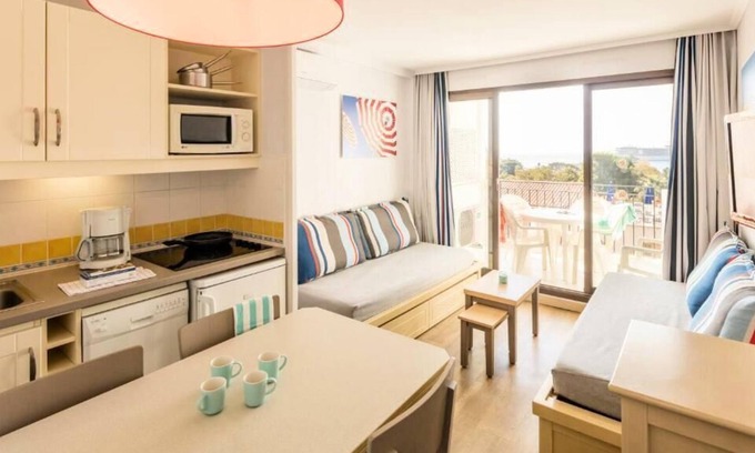 Villefranche-sur-Mer Apartment | Résidence Pierre & Vacances L'Ange Gardien - Apartment 4 people - 1 bedroom - Terrace or balcony