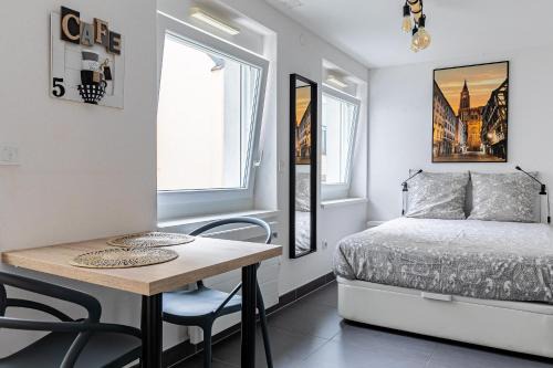 Poincare Apartment | Résidence le premium, hyper centre, studio tout équipé