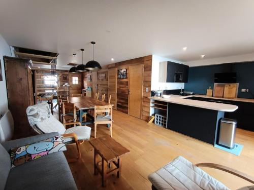 Montgenevre Apartment | Résidence Maison Bleue Charrette - Appartement-Chalet individuel refait à neuf - Luxe - Garage - MAE-5154