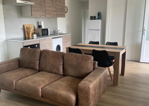 Venissieux Apartment | Résidence Pelloutier A