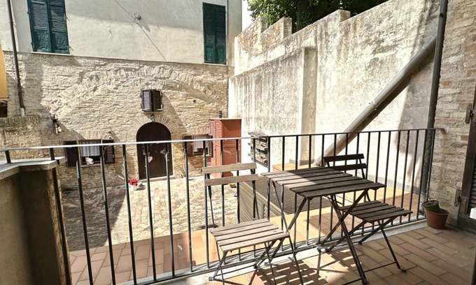Recanati Old Town Apartment | R003 - Recanati, delightful three-room apartment in the center