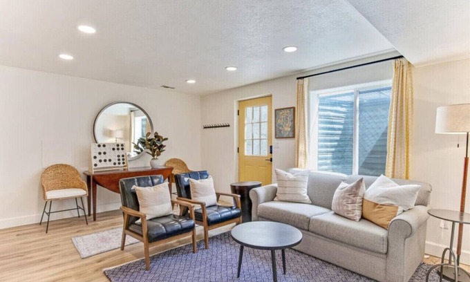 Orem Condo | Radiance Retreat | Massage* | Central | Kitchen
