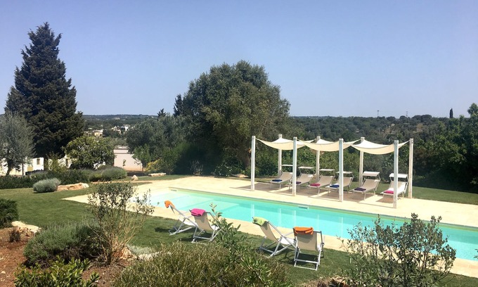 Ceglie Messapica House | Raffinata dimora tipica tra ulivi, mandorli e fichi d'india