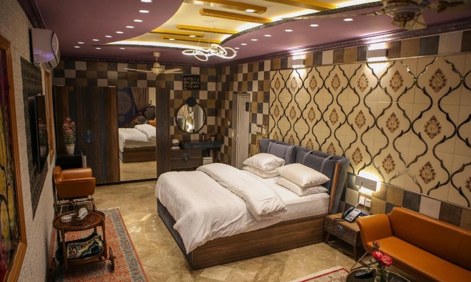 Saidu Sharif Hotel | Rahat Luxury Guest House