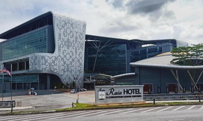 Kuching Hotel | Raia Hotel & Convention Centre Kuching
