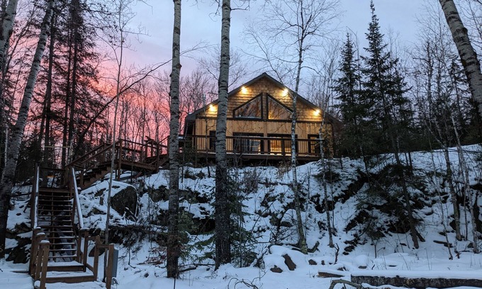 International Falls Cabin | Rainy Lake Retreat! New two year old cabin, Lakeview with lake access dock!