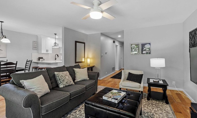 Northwest Raleigh House | Raleigh Retreat close to NCState, DWNTN and Rex