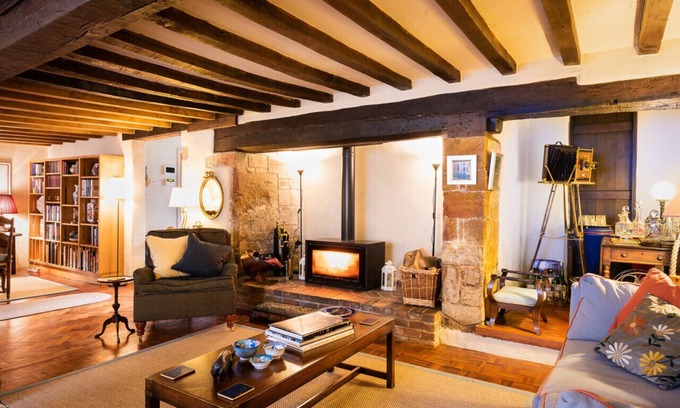 Cerne Abbas House | Raleighs - Three Bedroom House, Sleeps 6