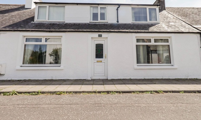 Gatehouse-of-Fleet Cottage | RALSTON COTTAGE, pet friendly, with a garden in Gatehouse Of Fleet