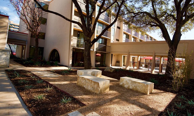 Franklin Park Hotel | Ramada by Wyndham Austin South