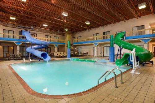Fargo Hotel | Ramada by Wyndham Fargo