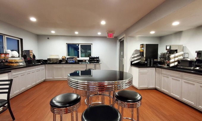 Flagstaff Hotel | Ramada by Wyndham Flagstaff East