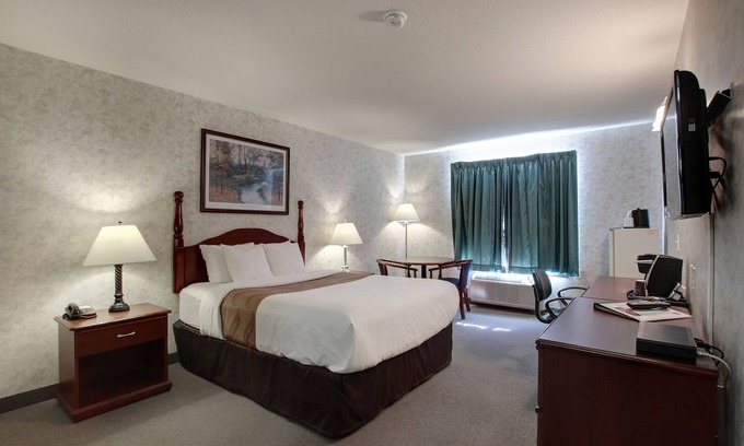 Nisku Hotel | Ramada by Wyndham Nisku Edmonton Airport