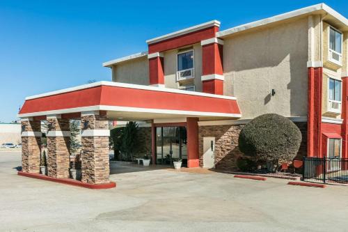 Central Oklahoma City Hotel | Ramada by Wyndham Oklahoma City Airport North