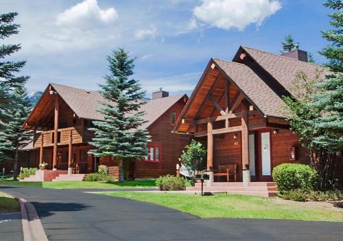 Estes Park Resort | Rams Horn Village Resort
