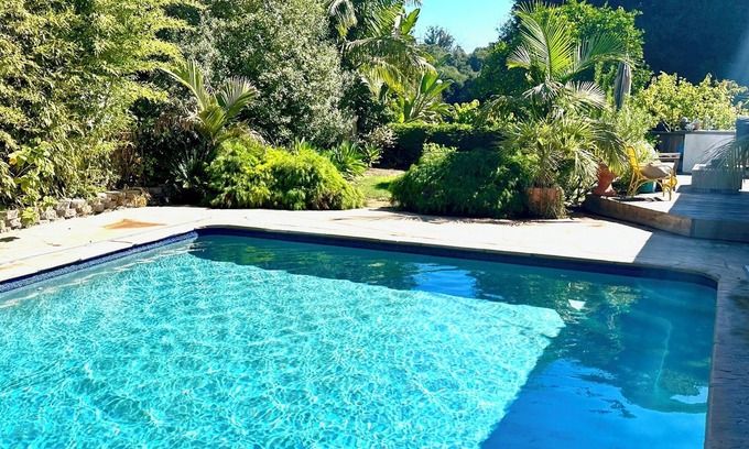 Hidden Valley House | Ranch living close to the beach with Swimming Pool & Jacuzzi