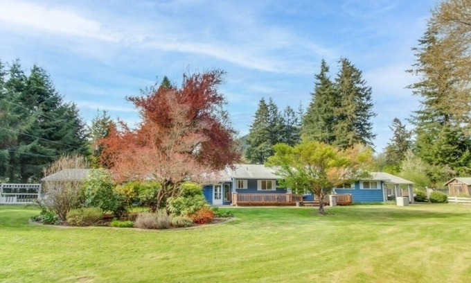 Randle House | Randle Retreat - Quietly Spacious Getaway that's just 5 minutes from Packwood.