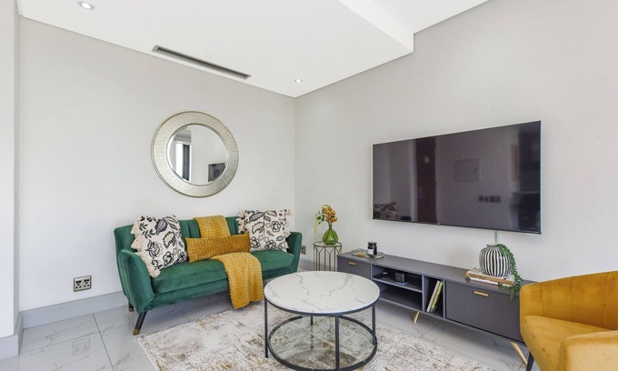 Sandown Apartment | Raphael's Jewel l Luxurious 1-Bed Oasis