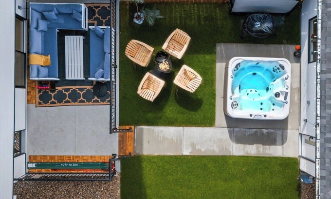 Tuxedo Park House | 🏆 Rare $1M+ Luxe Central Home | 5BR Hot Tub Arcade Games Sleeps 16 💤