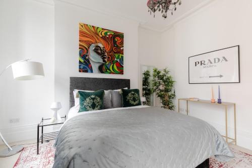 Soho Apartment | RARE FIND off Oxford St! SOHO 5bed Design House For XXL Groups