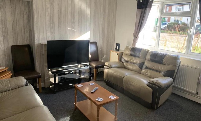 Sileby House | Ratcliffe House - Spacious 3 bedroom House in Sileby
