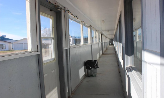 Youngstown Hotel | Raval Paradise Motel & RV Park