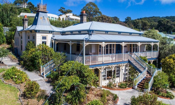 Lorne House | Ravenswood - Unique and Historic