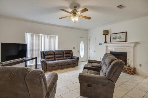 Raymond House | Raymond Home about 17 Mi to Downtown Jackson!