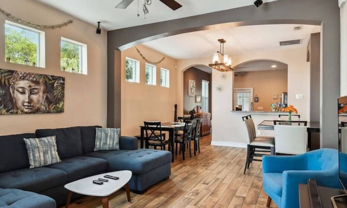 Carver City - Lincoln Gardens House | Raymond James Stadium Hot Tub Home