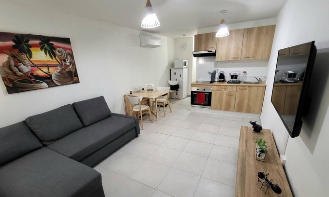 Loupian Apartment | Rdc Appartement au coeur du village médiéval