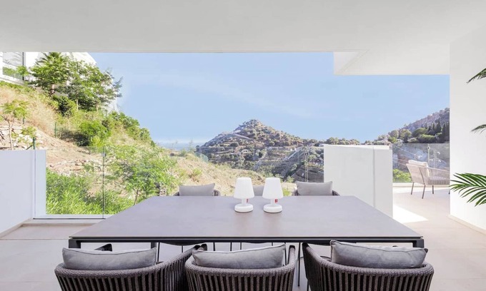 Ojen Apartment | RDR304 - Stunning 2 bedroom Palo Alto, pool, gym + more!