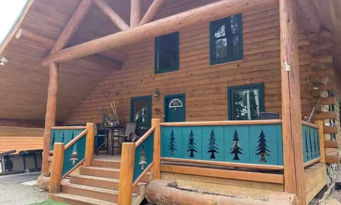 Cimarron Cabin | Re-charge and enjoy all that nature has to offer