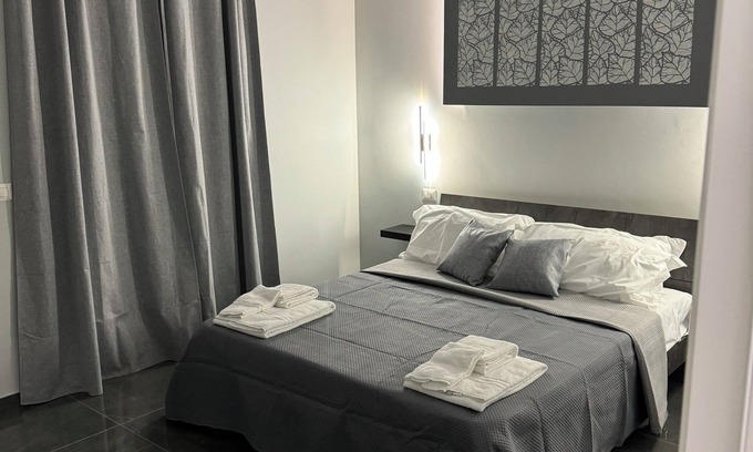 Pedara House | Reale Guest House , Accogliente e Rilassante ! A due Passi Dalletna !