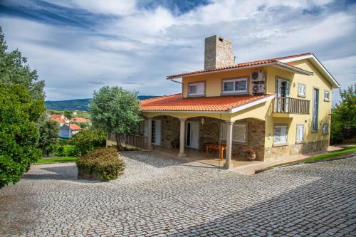 Macedo de Cavaleiros Bed & Breakfast | Recanto Transmontano