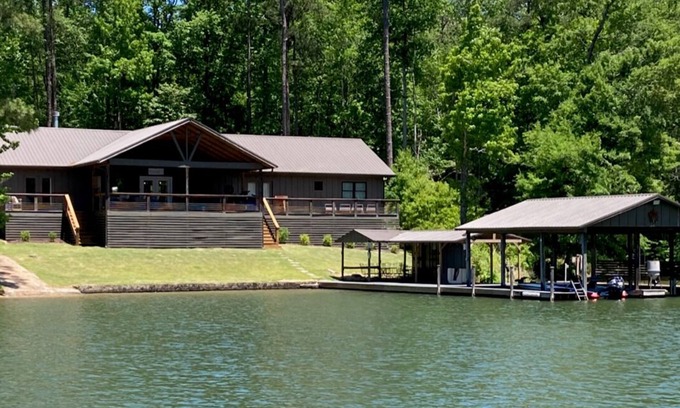 Dadeville House | Recently Built Spacious Waterfront Home in Blue Creek Area